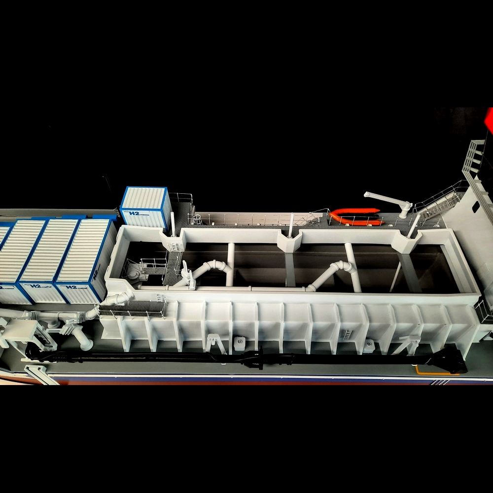 Maquette navire Hydromer chantier Piriou