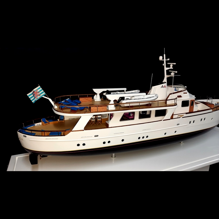 Yacht_Wally_poste_pilotage